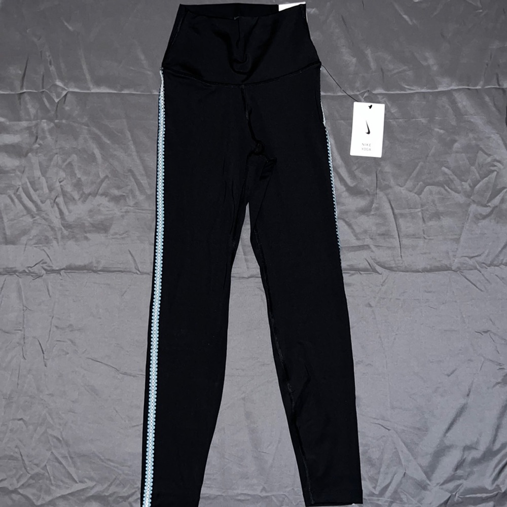 Nike Yoga Leggings